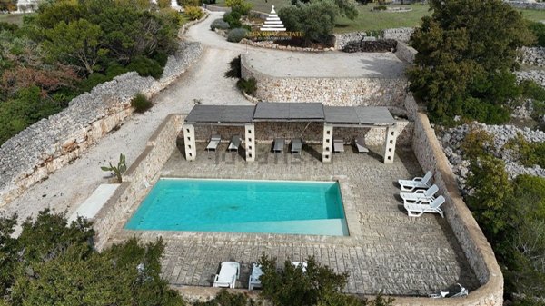 casa indipendente in vendita a Cisternino