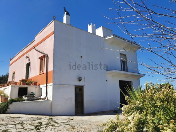 casa indipendente in vendita a Cisternino