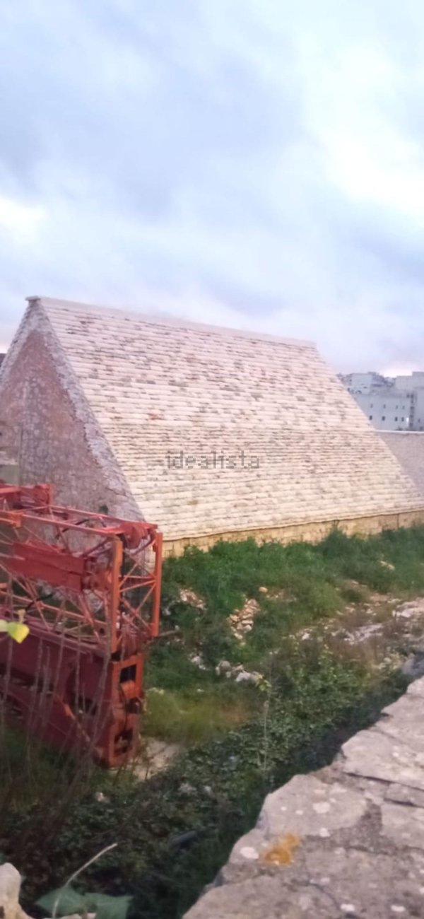 quadrivano in vendita a Cisternino