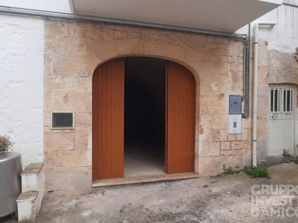 locale commerciale in vendita a Cisternino