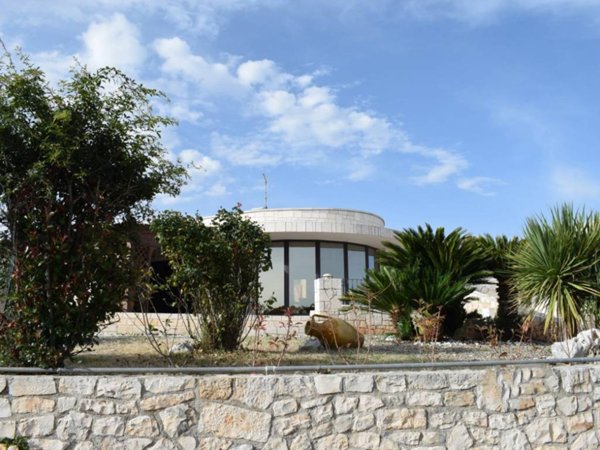 casa indipendente in vendita a Cisternino