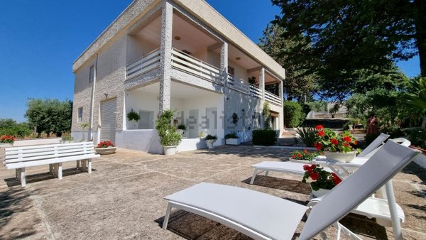 casa indipendente in vendita a Cisternino