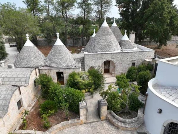 casa indipendente in vendita a Cisternino