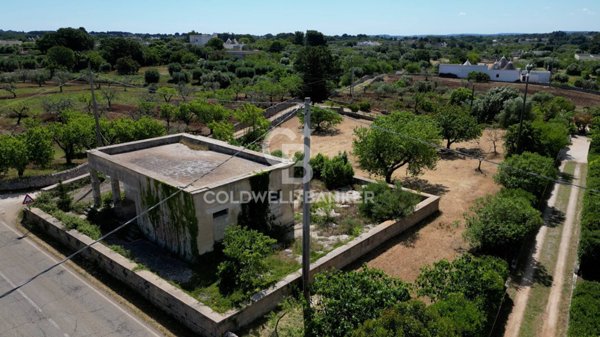 casa indipendente in vendita a Cisternino