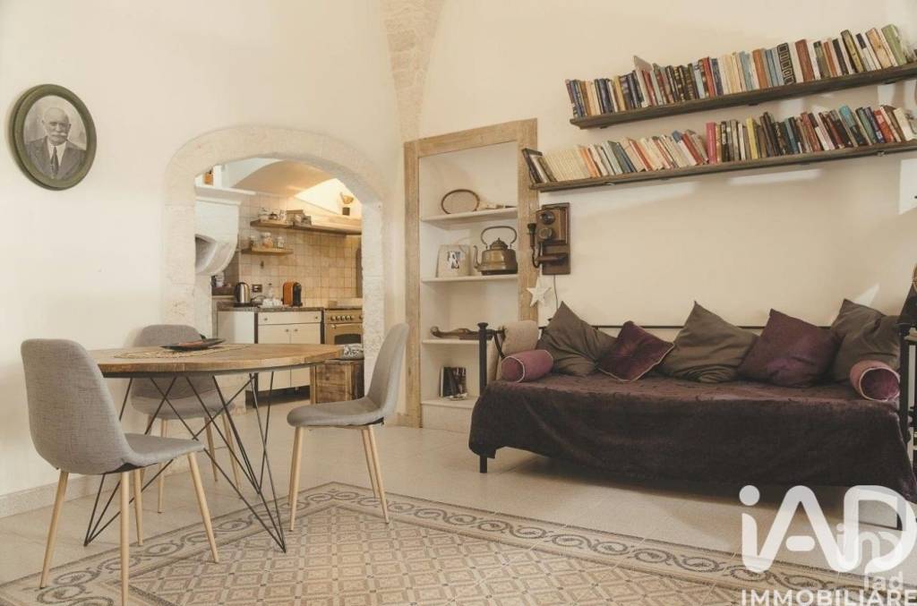 intera palazzina in vendita a Cisternino