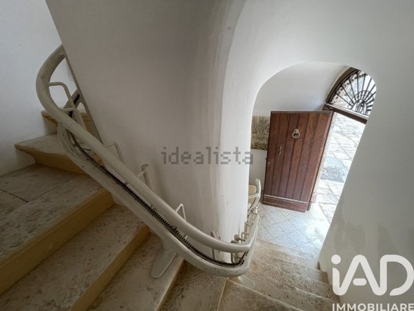 intera palazzina in vendita a Cisternino