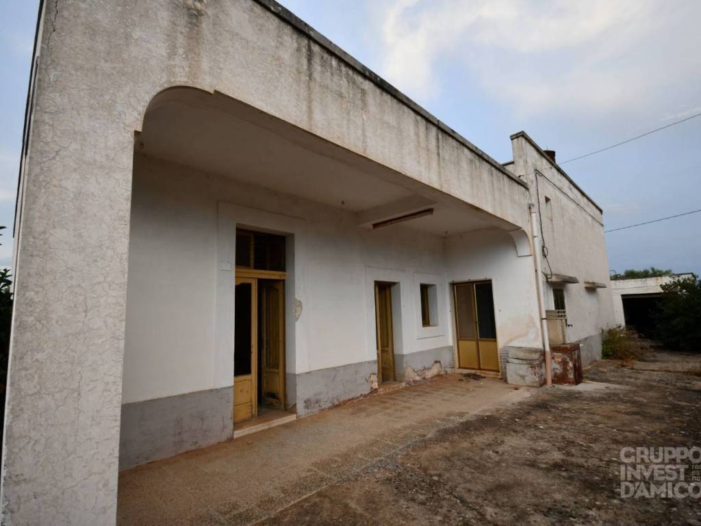 casa indipendente in vendita a Cisternino