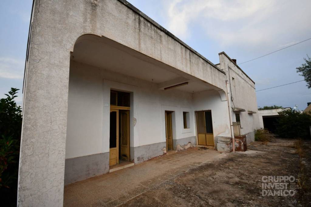 casa indipendente in vendita a Cisternino