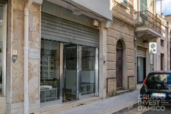 locale commerciale in vendita a Cisternino