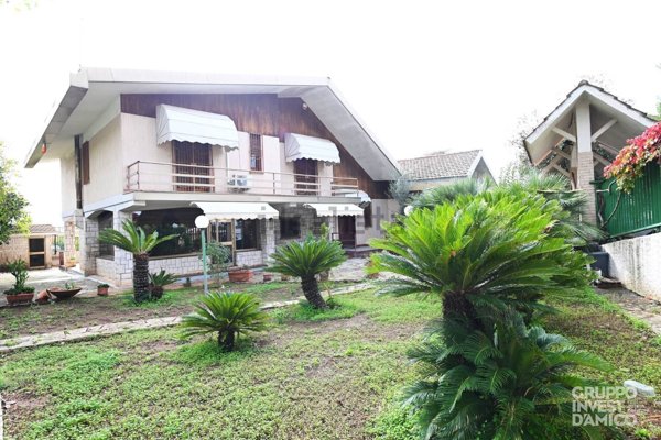 casa indipendente in vendita a Cisternino