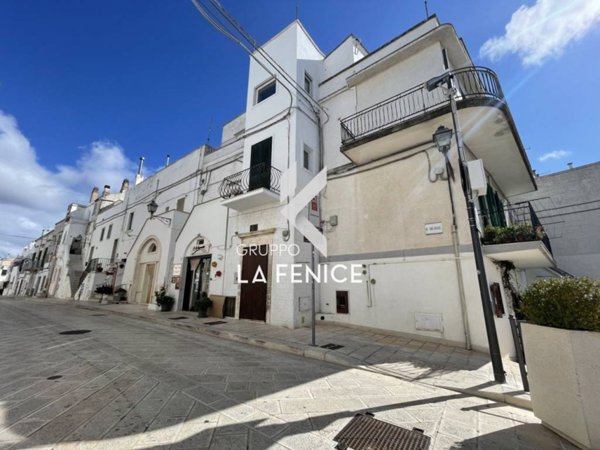 negozio in vendita a Cisternino