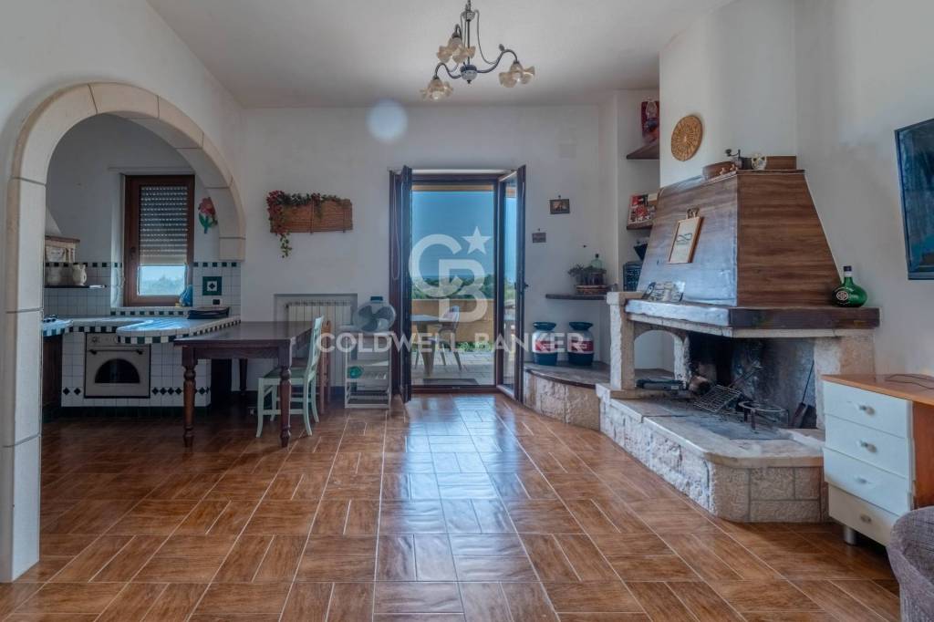 casa indipendente in vendita a Cisternino in zona Casalini
