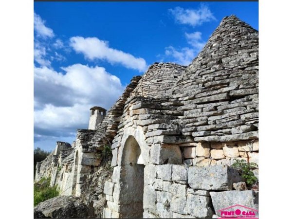 casa indipendente in vendita a Cisternino