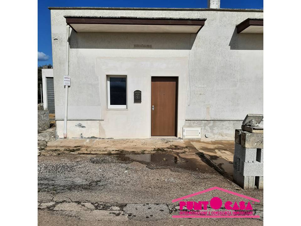 casa indipendente in vendita a Cisternino