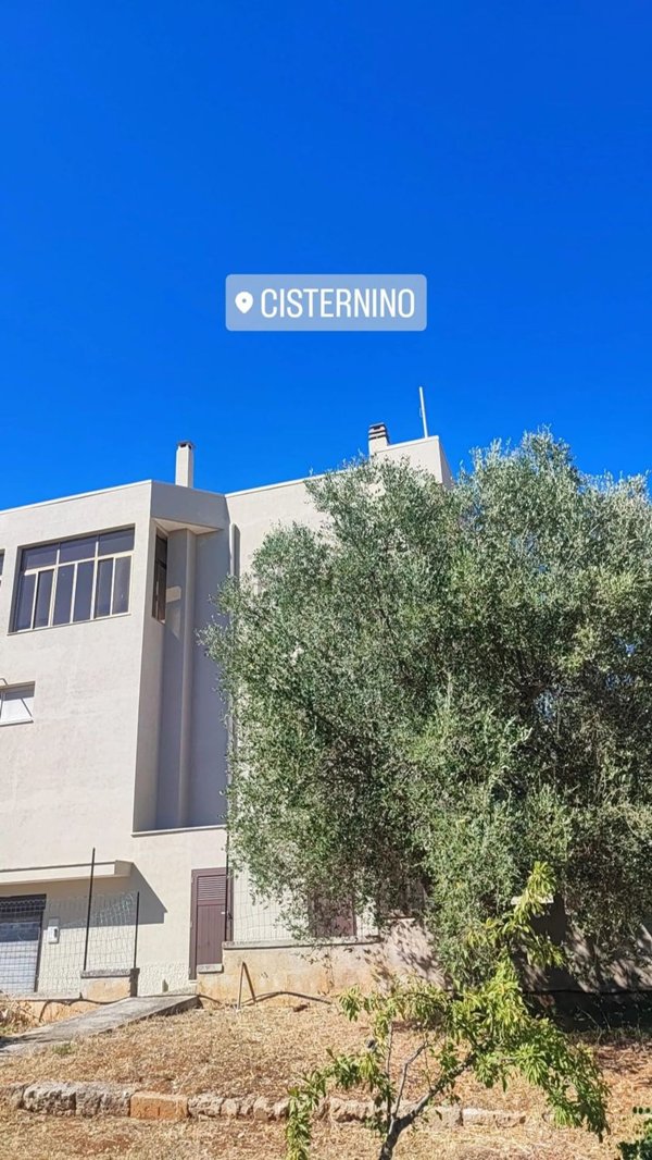 casa indipendente in vendita a Cisternino