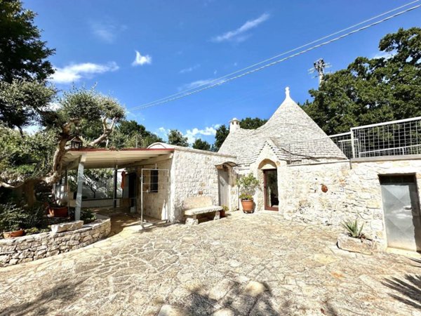 casa indipendente in vendita a Cisternino