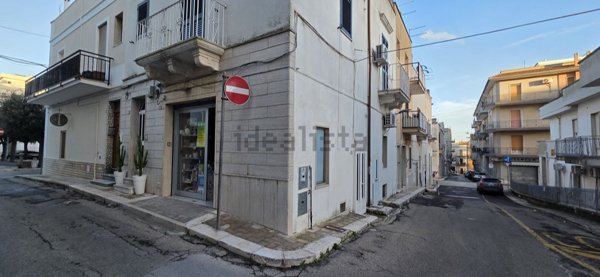 locale commerciale in vendita a Cisternino