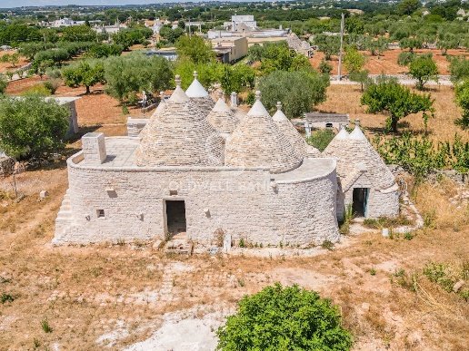 esavano in vendita a Cisternino