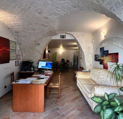 ufficio in vendita a Cisternino