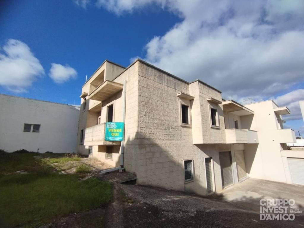 casa indipendente in vendita a Cisternino in zona Casalini