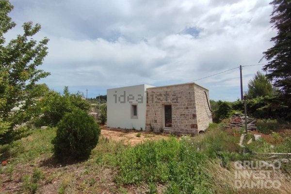 casa indipendente in vendita a Cisternino