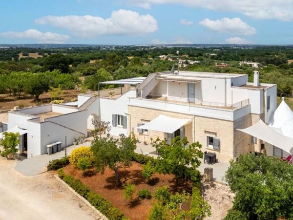 casa indipendente in vendita a Cisternino in zona Marinelli