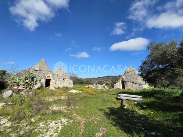 casa indipendente in vendita a Cisternino in zona Casalini