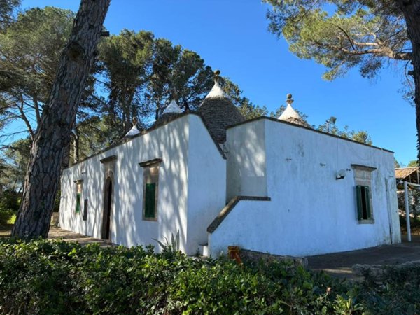 casa indipendente in vendita a Cisternino