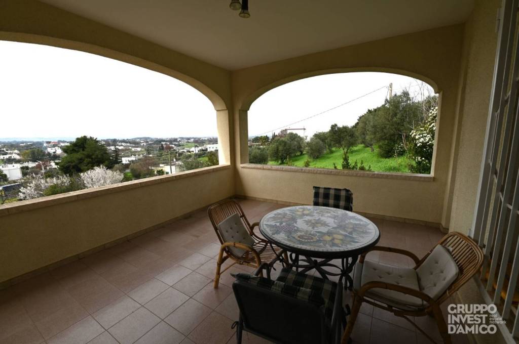 casa indipendente in vendita a Cisternino