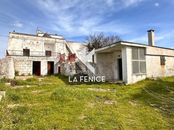 casa indipendente in vendita a Cisternino in zona Sisto
