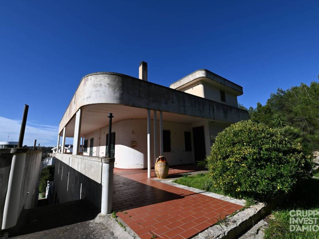 casa indipendente in vendita a Cisternino