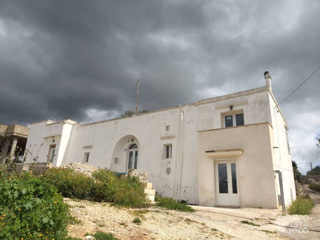 casa indipendente in vendita a Cisternino