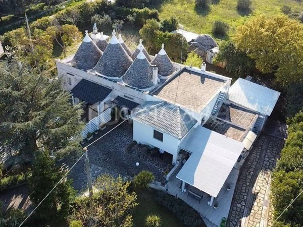 casa indipendente in vendita a Cisternino