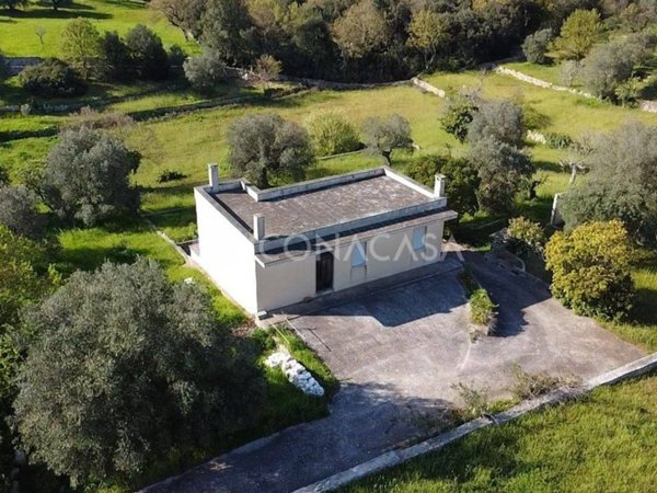 casa indipendente in vendita a Cisternino
