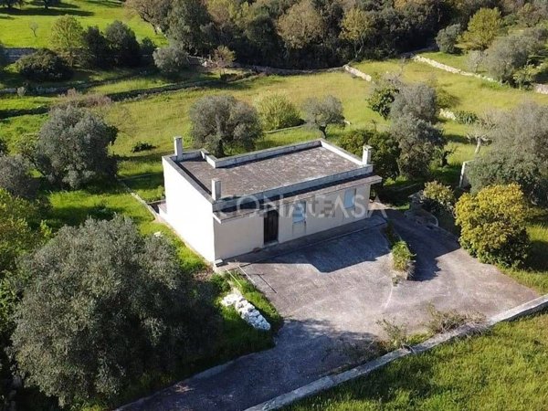 casa indipendente in vendita a Cisternino