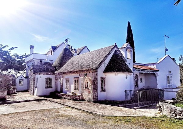 casa indipendente in vendita a Cisternino