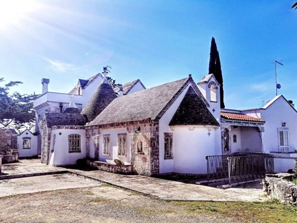 casa indipendente in vendita a Cisternino