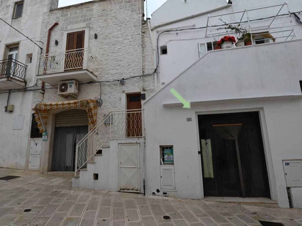 negozio in vendita a Cisternino