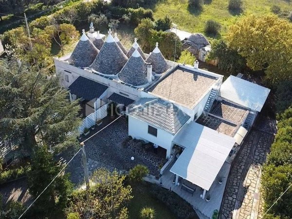 casa indipendente in vendita a Cisternino