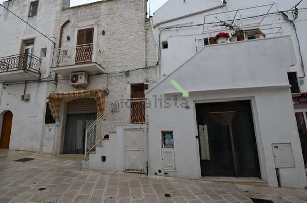 negozio in vendita a Cisternino