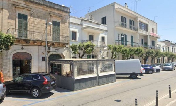 negozio in vendita a Cisternino