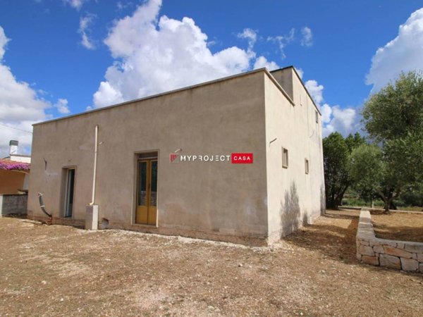 casa indipendente in vendita a Cisternino in zona Sisto