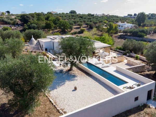 casa indipendente in vendita a Cisternino