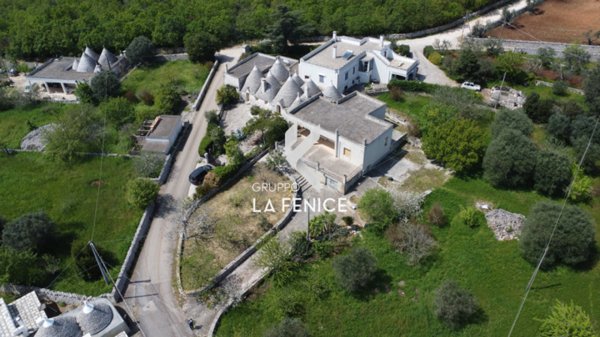 casa indipendente in vendita a Cisternino