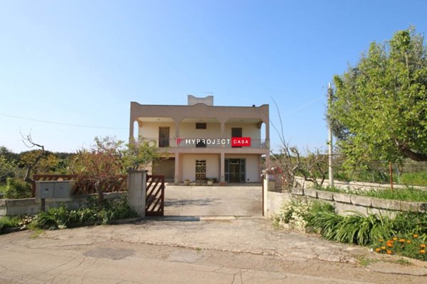 casa indipendente in vendita a Cisternino