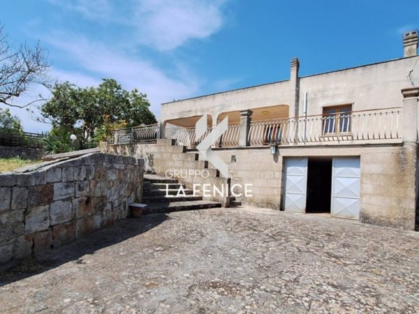 casa indipendente in vendita a Cisternino