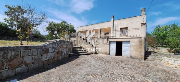 casa indipendente in vendita a Cisternino