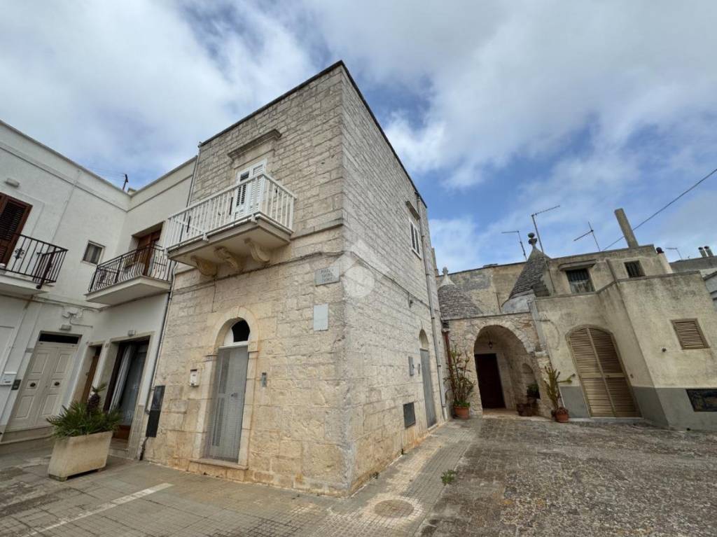 casa indipendente in vendita a Cisternino in zona Casalini