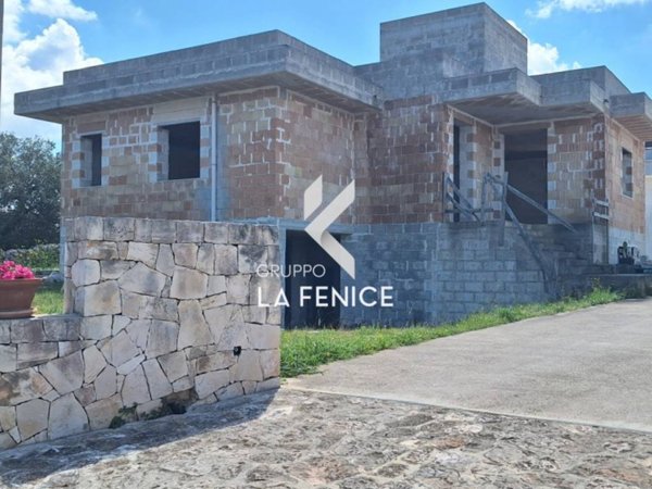 casa indipendente in vendita a Cisternino in zona Marinelli