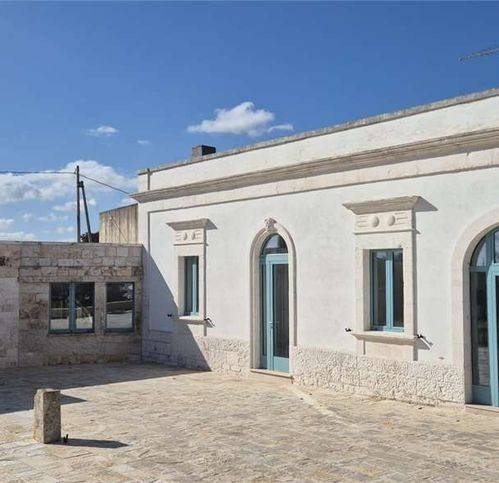 casa indipendente in vendita a Cisternino